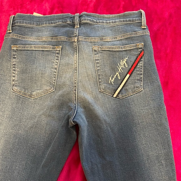 Tommy Hilfiger Ripped Jeans 👖 - Picture 4 of 7